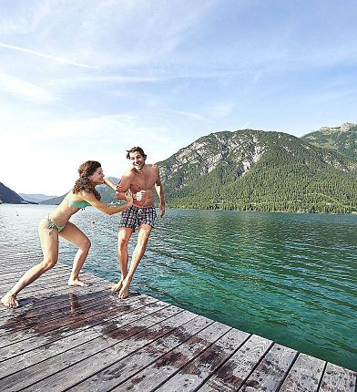 achensee-seen-rund-um-die-region-schwimmen-achensee-tourismus-2-3