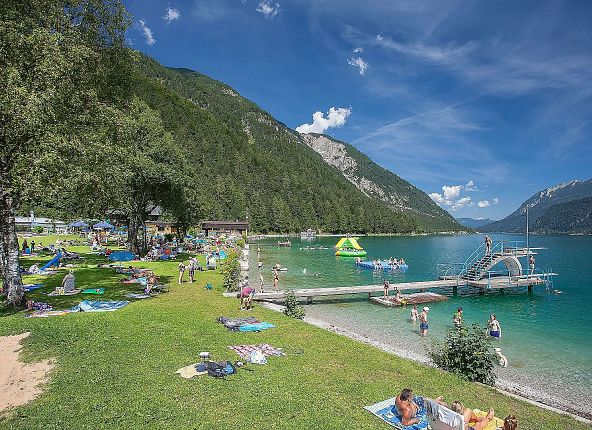 achensee-seen-rund-um-die-region-schwimmen-achensee-tourismus-3-1