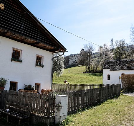 bauernhaus-volders-schloss-friedberg-fruehlingchall-wattens-5