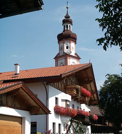 baumkirchen-bauernhof-kirche-2-3