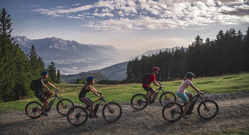 e-bike-schartenkogel-glungezer-aktiv-sommer-hall-wattens