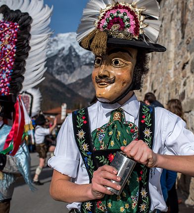 Carnaval in Tirol Carnavalsoptocht Marta Dörfer