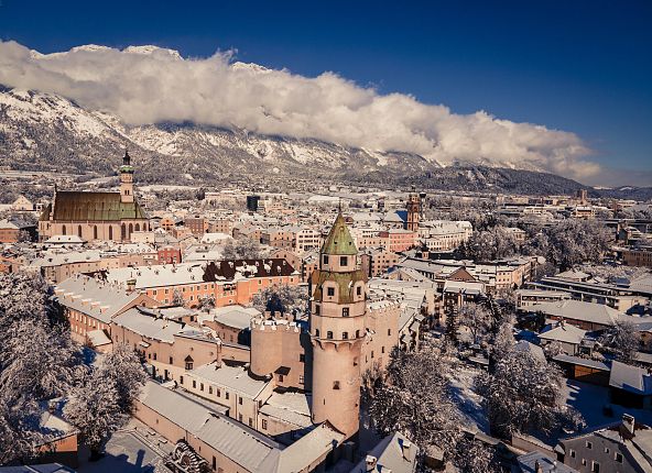 hall-in-tirol-altstadt-im-winter-1