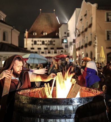 Freudenfeuer Mittelalterfest Gruppenreise Tirol