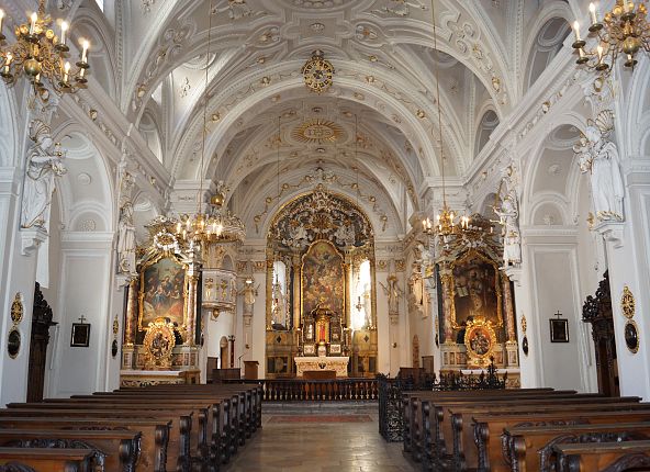 jesuitenkirche-kultur-hall-in-tirol-hall-wattens