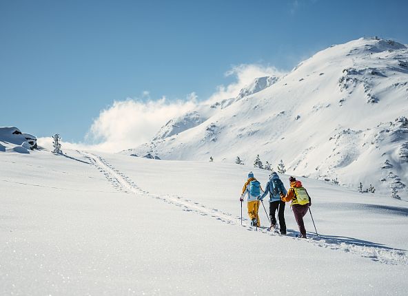 Schneeschuhwandern Winterurlaub Tirol