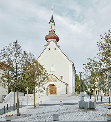 kirchplatz-wattens-orte-der-region-schreyer-david-5-3