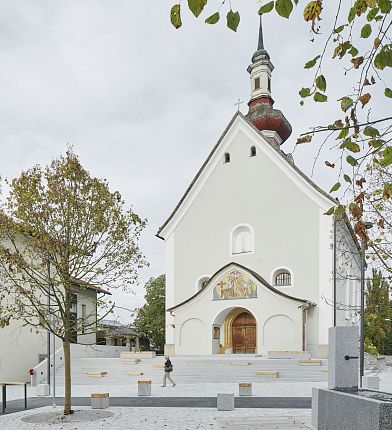 Piazza della chiesa a Wattens