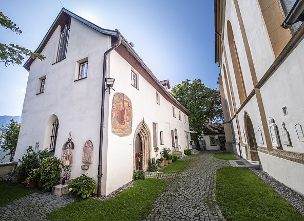 marien-basilika-absam-kraftort-hall-wattens