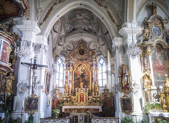 marien-basilika-absam-kraftort-hall-wattens