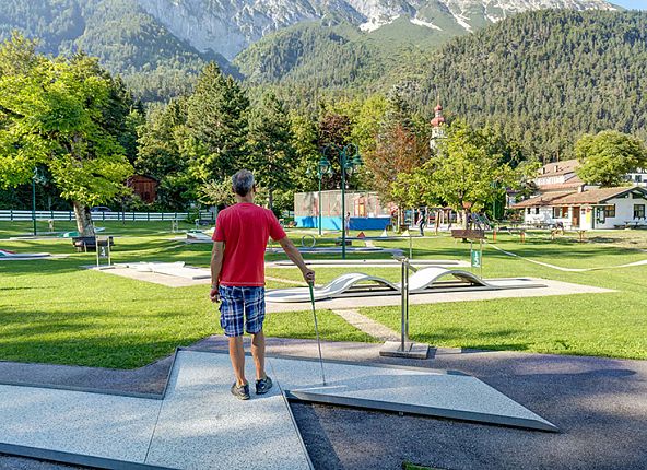 Minigolfen in Hall-Wattens