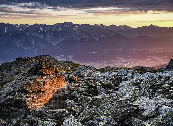 mountainbike-ebike-glungezer-sonnenaufgang-aktiv-sommer-hall-wattens