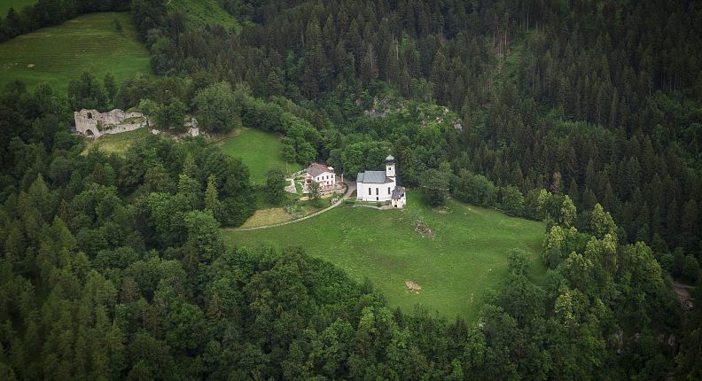 romedikirchl-schlossruine-thaur-kraftort-hall-wattens