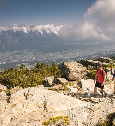 wandern-am-zirbenweg-hall-wattens