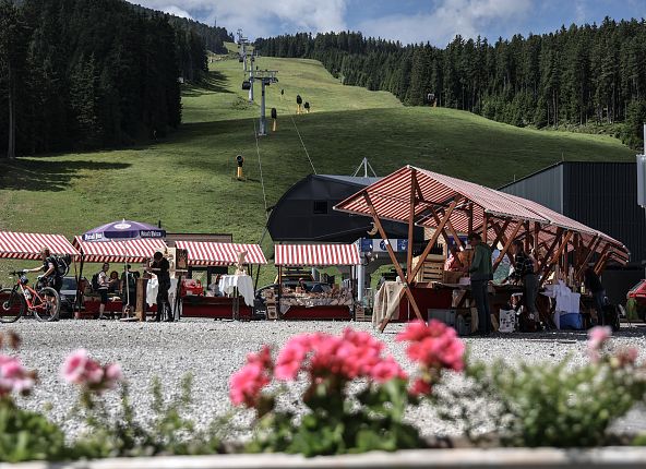 zirbenmarkt-am-glungezer-hall-wattens