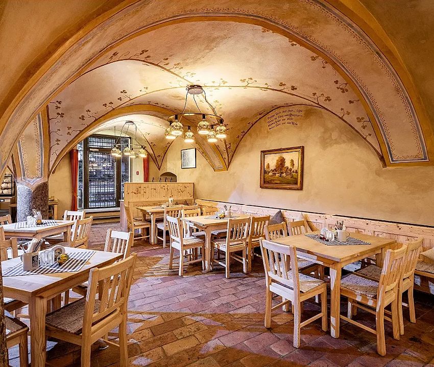 hotel-golderner-engl-augustiner-keller-hall-10-2025-restaurant-4