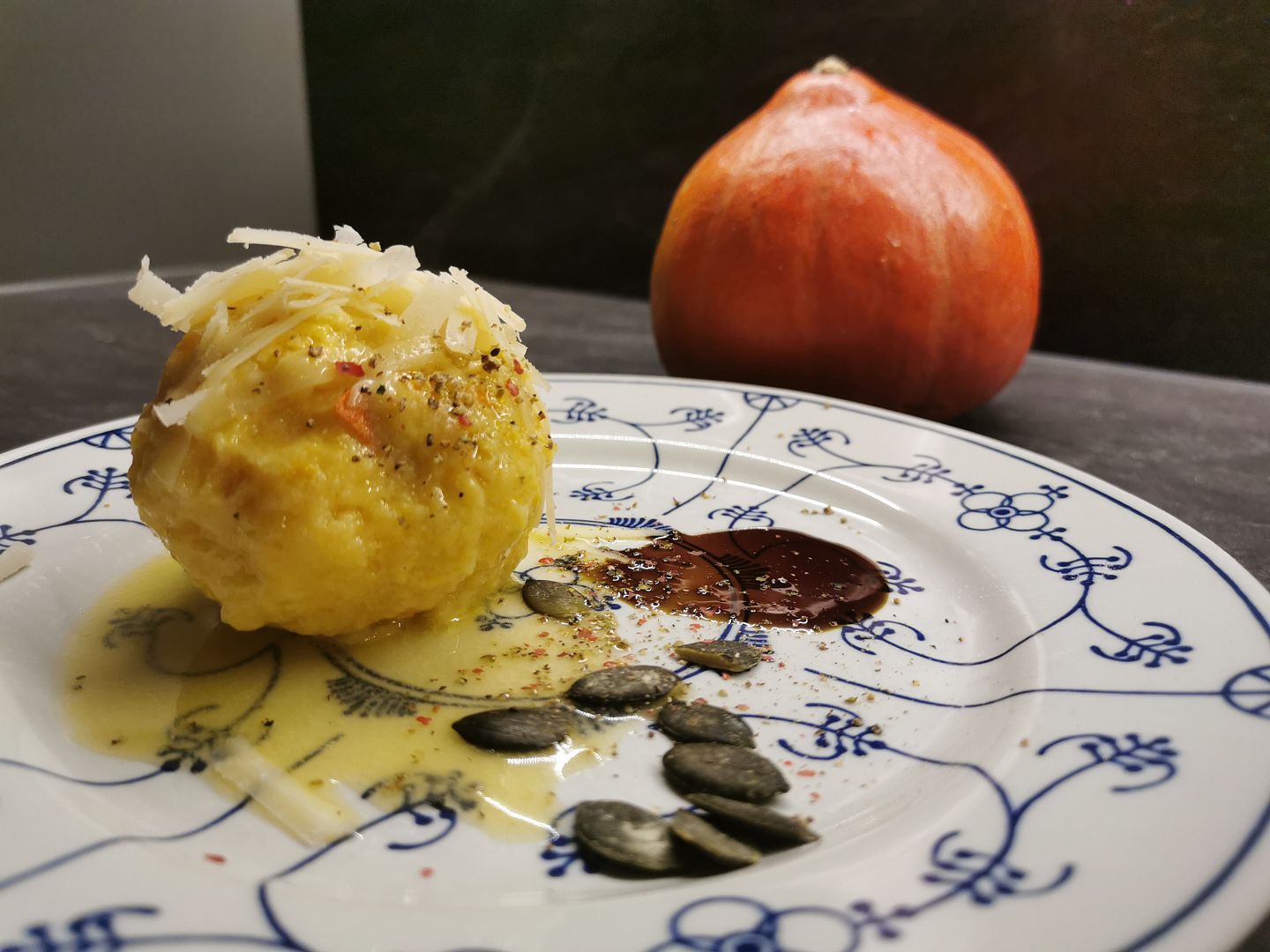 Kürbisknödlel Rezept Rezepttipp aus der Region Hall-Wattens in Tirol (4)