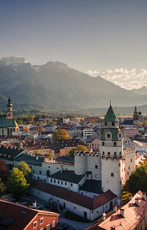 altstadt-hall-in-tirol-sommer-sonnenaufgang-hall-wattens