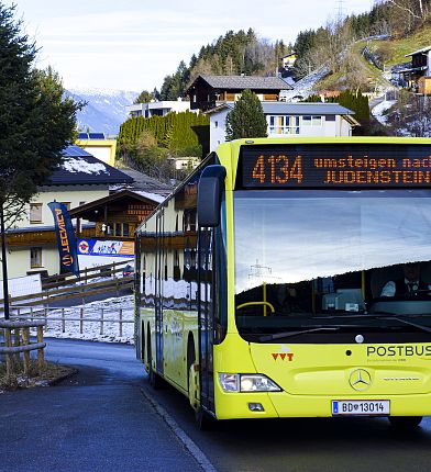 anfahrt-mit-bus-zur-glungezerbahn-hall-wattens