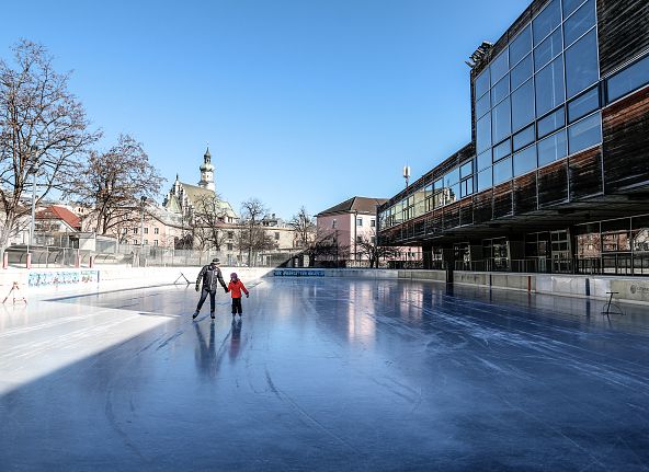 eislaufen-hall-in-tirol-eislaufplatz-tirol-20-3