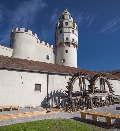 historischer-wasserantrieb-muenze-hall-hall-in-tirol-geschichte-hall-wattens