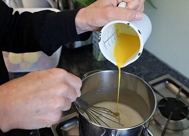 Rezept für hausgemachte Vanillesauce