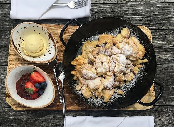 kaiserschmarrn-mit-eis-und-fruechten-pixabay-10