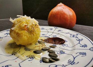 kuerbisknoedlel-rezept-rezepttipp-aus-der-region-hall-wattens-in-tirol-4-6