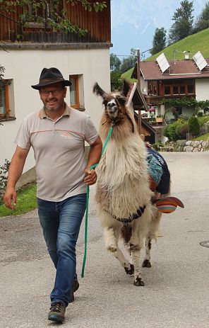 lamatrekking-hansgeisler-wattenberg-kinderfamilie-hall-wattens