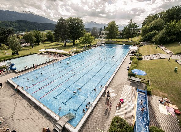 schwimmbad-hall-in-tirol-sommer-tirol-3