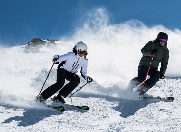 skifahren-am-glungezer-in-tirol-bearbeitet-hall-wattens